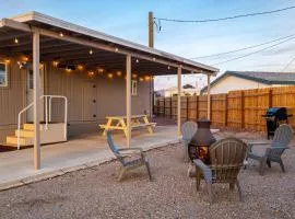 Magnificent & tranquil home, Mountain Views , 8 mins to casinos & river, Fire pit, BBQ