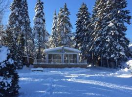 Au Ruisseau Bleu, self-catering accommodation sa Saint Aime Des Lacs