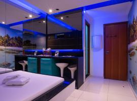 Motel Fantasy 2 (Adult Only), hotel love din Contagem