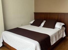 HOSTAL CAMIL, hotell sihtkohas Loja