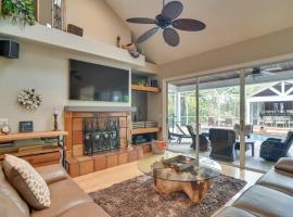 Palm Harbor Home with Private Pool, 4 Mi to Beach, hotel in Palm Harbor