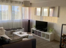 Cozy'Maisonnette * 2 pers Garden'Room, ξενοδοχείο σε Guipavas