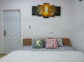 Naj’s Crib, apartment in Madina