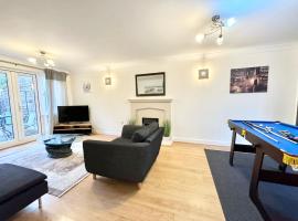 Large home in Ashford just off M20 & central great for a holiday or contractor visits, holiday rental in Ashford