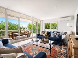 Designer Retreat Meets Vibrant Beachside Living, cabaña o casa de campo en Palm Beach