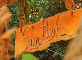 ღ Forest Beach Retreat ღ Sunny Huynh Studio ღ, chalet de montaña en Phu Quoc