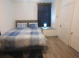 Boutique Bliss with Super king size bed, hotel with parking in Killingbeck