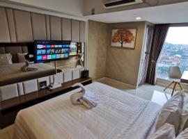 Warhol Residence at Louis Kienne Semarang Simpang Lima, vacation rental in Semarang