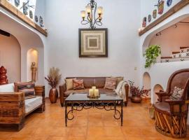 Casa Mona Lisa, a short, level walk to the cathedral, seoska kuća u gradu San Migel de Aljende