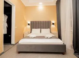 "Rush Hotel"