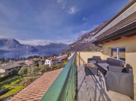 Balcony Lake View Apartment, hotel in Lierna