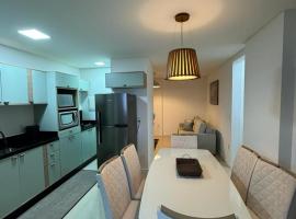 Apartamento à 390m do Mar, hotel in Itapema