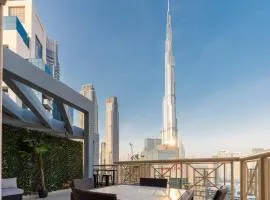 Luxury Bliss: 2BR w/Burj Khalifa & Fountain View