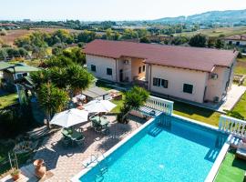 Glamping & Residence IL Villaggio del Re、Corropoliのグランピング施設