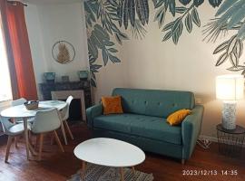 appartement dans une meulière d'architecte – apartament w mieście Provins