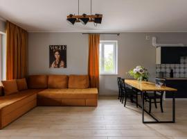 Таун Terrasa 2floors, cabana o cottage a Chernivtsi