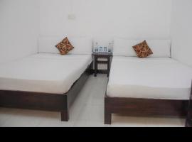 Hostel Lali beach villa: Trincomalee şehrinde bir otel