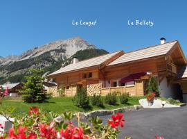 Le Longet, hotel v blízkosti zaujímavosti Champ Bellet (Névache)