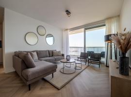 Apartment in Zeeland with Marina and Views, дом у озера в аренду в городе Арнемёйден