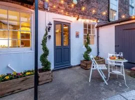Mandarin Court Boutique City Centre Apartment