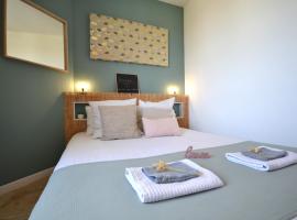 LR1 - Vue mer & Plage à pied - Ressourçant & paisible, hotel a La Richardais