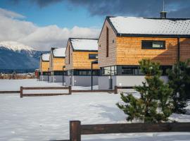 Natur Views, Chaty NATUR RESORT, hotel ve Velké Lomnici