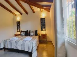 La Isolina Chacras, jardín, parrilla y naturaleza!