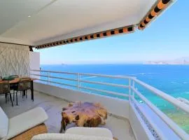 Magnificent and Luxury apartment at 22 floor and on the first line at Levante Beach beach