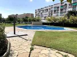 A 5 min de la playa con PISCINA Ideal parejas Relax total ''Bouquet Dream La Pineda''