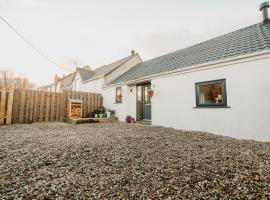 The Cow Shed at Pencraig, cottage in Holyhead