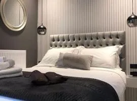B & K Luxury & Elegant Volos Suite