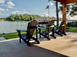 Lakefront Lounge