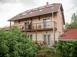 Sorompó Vendégház, romantic hotel in Balatonkenese