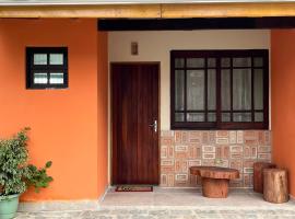 Pousada Dona Carmem Ubatuba, appartement à Ubatuba