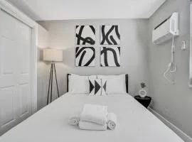 Rustic Retreats Cozy 1BR For 4 Guests In The Heart Of Fort Lauderdale