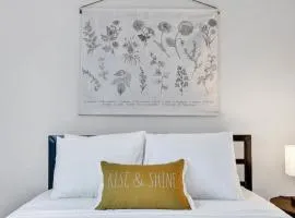 Rustic Retreats Beachy 1BR for 4 guests in the heart of Fort Lauderdale