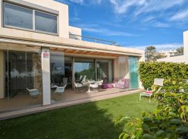 PARADISE beachfront luxury villa, casa rústica em Villajoyosa