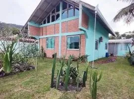 Aconchegante casa em Caiobá