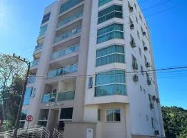 Apartamento 603, lindo, climatizado, completo