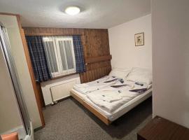 Romantic Room with private bathroom, Pension in Saas