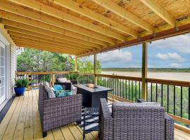 Texas Vacation Rental with Lake Granbury Views!, pet-friendly hotel in Granbury