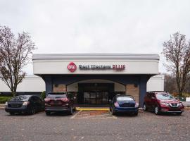 Best Western Plus Philadelphia Bensalem Hotel, hotel en Bensalem