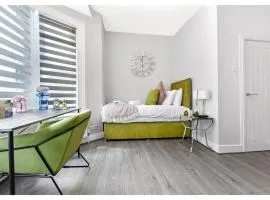 Tranquility in Bloom: Refreshing 2BR Apartment