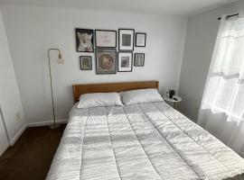 Cheerful Two Bedroom Central Location Downtown, cottage in Baltimore