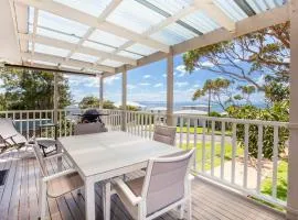 Seahaven - Pet Friendly with Ocean Views- 2 Mins to Beach