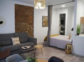 Apartamentos Suites Cariátide, apartment in Plasencia