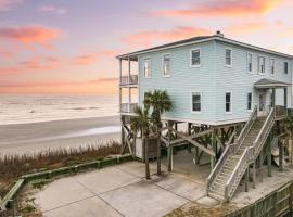 Poseidon By AvantStay On The Beach Two Ocean Facing Balconies Hot Tub, hotel with jacuzzis in Folly Beach