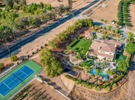 Villa Verdot by AvantStay Spectacular 6 BR Estate w Pool, Hot Tub, Tennis& B-ball Courts