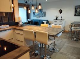 Magnifique Apt &agrave; deux pas du lac et pr&egrave;s du centre