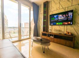 Lovina Spacious 12A-17 at Nagoya Thamrin, acomoda&ccedil;&atilde;o com cozinha em Nagoya